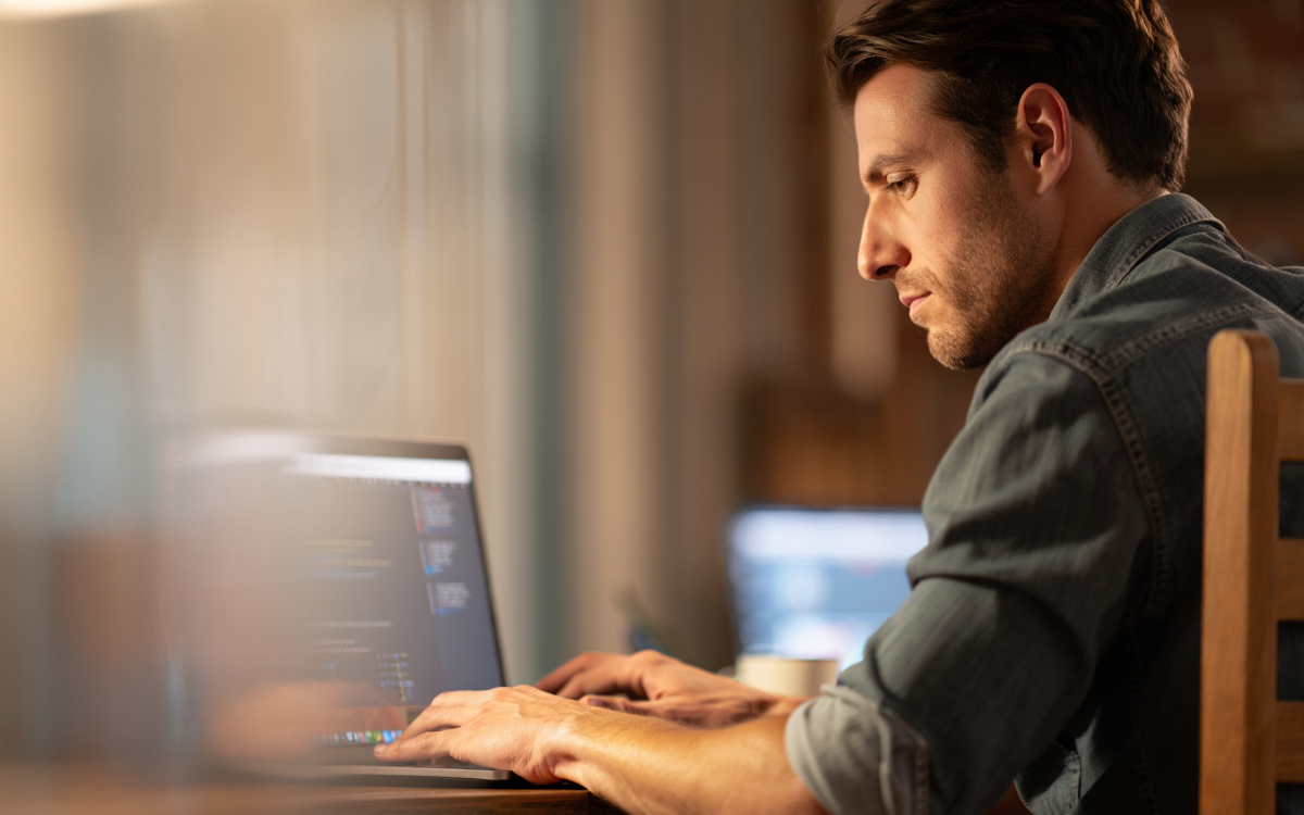 Dijital Pazarlama Uzmanı Ne İş Yapar? Kapsamlı Kariyer Rehberi